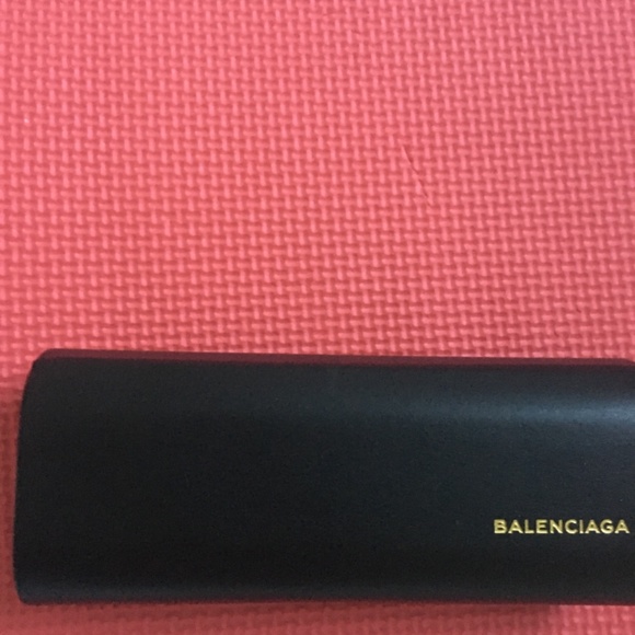 New Balenciaga eyeglasses frames - Picture 3 of 3